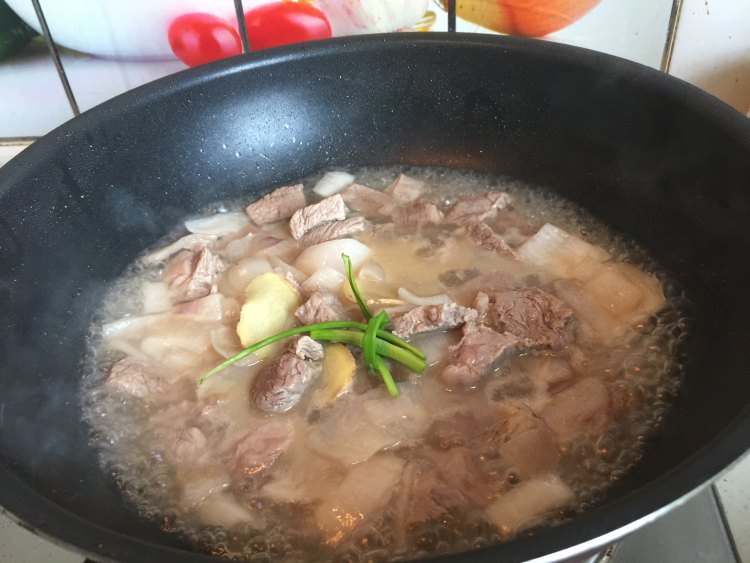 小猫咖喱牛肉饭步骤5