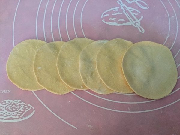 胡萝卜汁香菜牛肉水饺步骤7