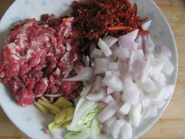 香辣牛肉#多效护理一步骤1