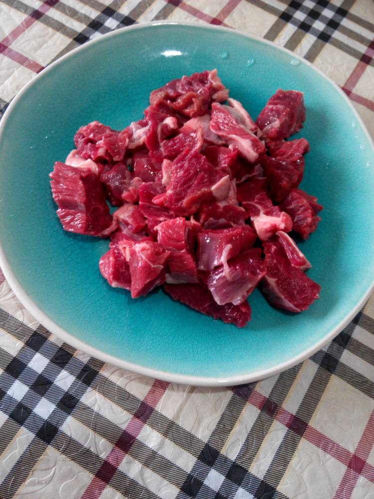 牛肉炖土豆#多效护理步骤2