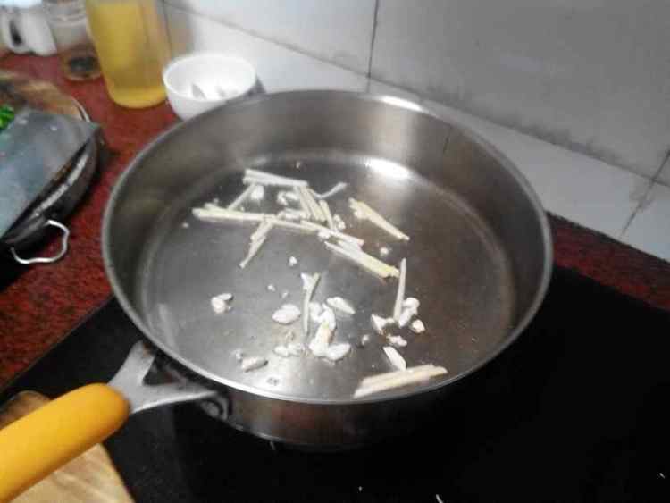 牛肉炒黄瓜步骤4