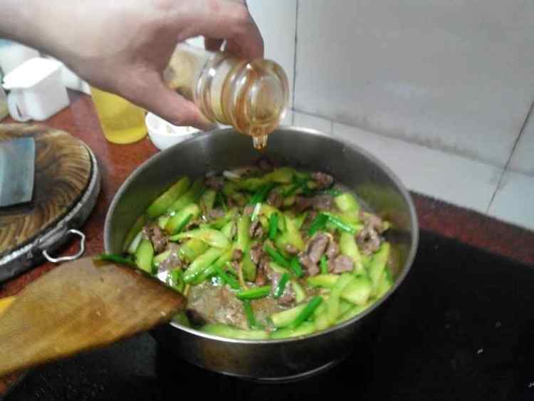 牛肉炒黄瓜步骤13