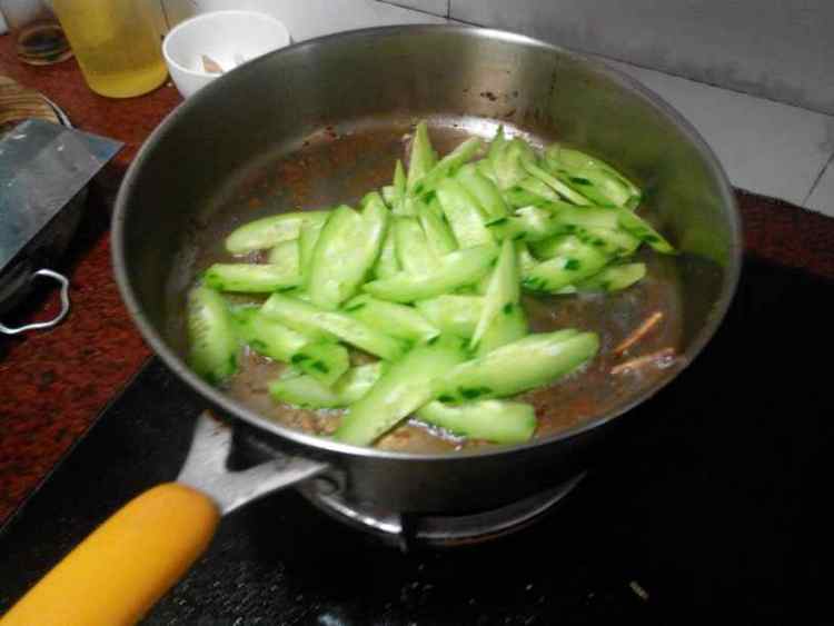 牛肉炒黄瓜步骤8