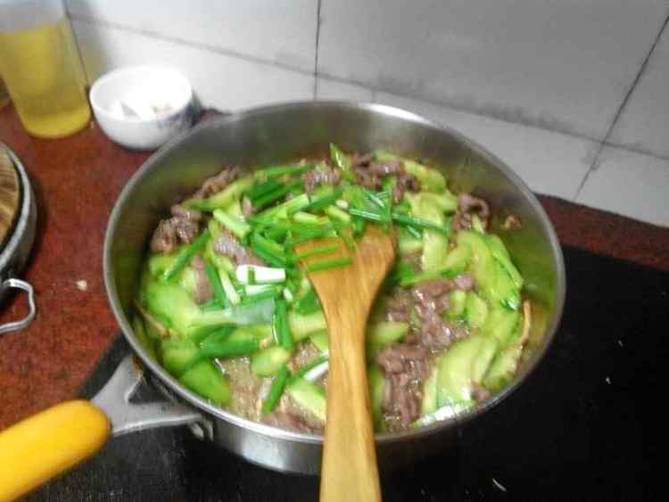 牛肉炒黄瓜步骤12