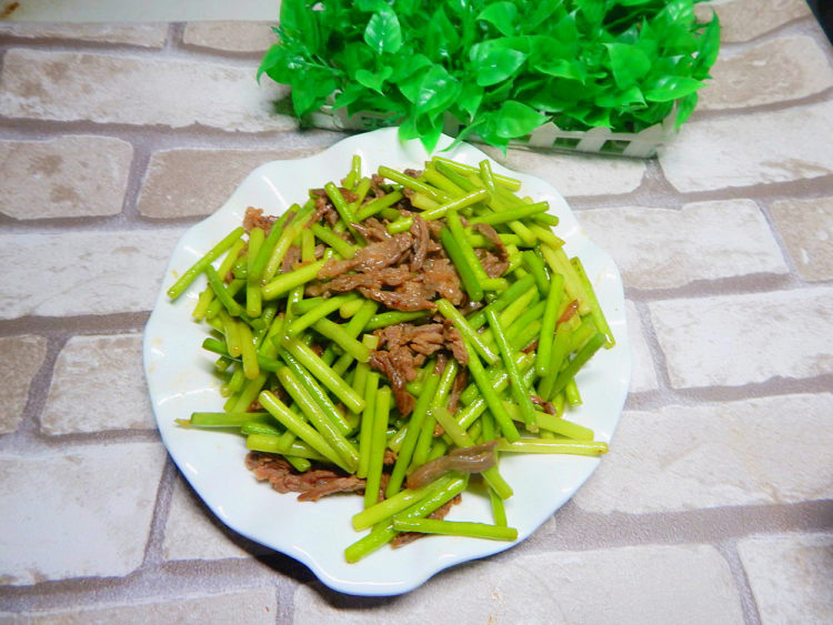 蒜苔炒牛肉丝步骤14