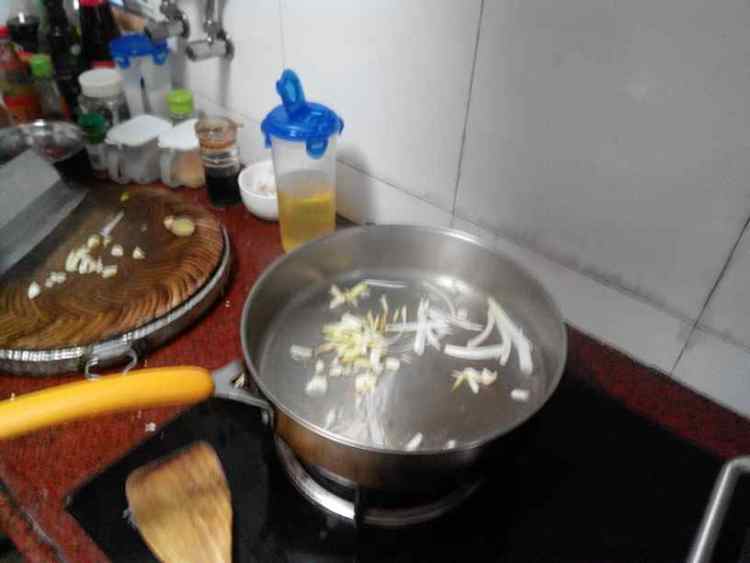 牛肉炒菜椒步骤4