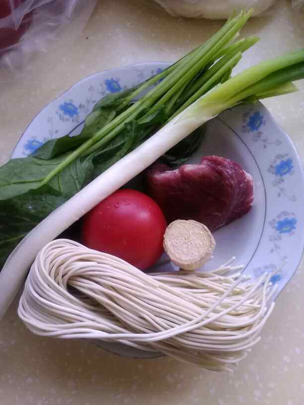 牛肉酸汤面步骤1