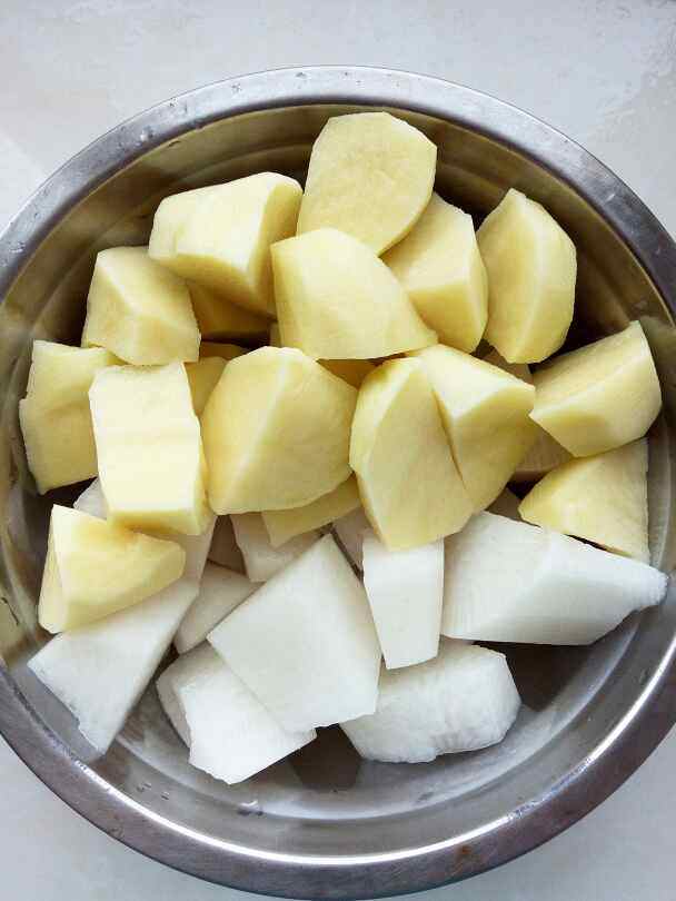 土豆萝卜炖牛肉步骤2