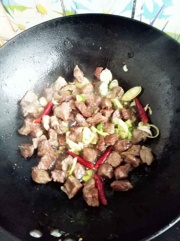 土豆萝卜炖牛肉步骤8