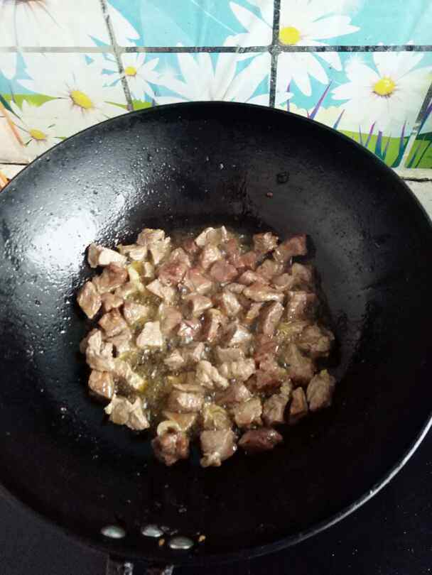 土豆萝卜炖牛肉步骤7
