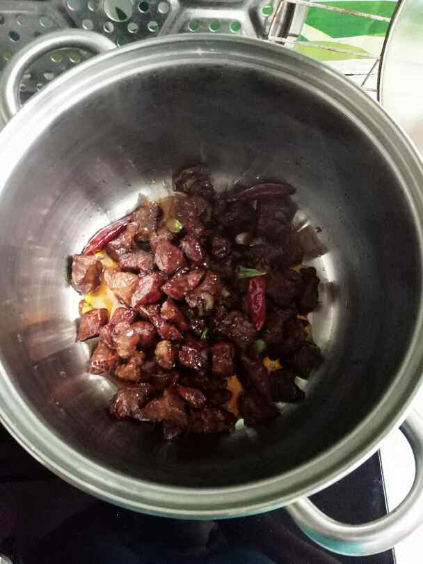 土豆萝卜炖牛肉步骤11