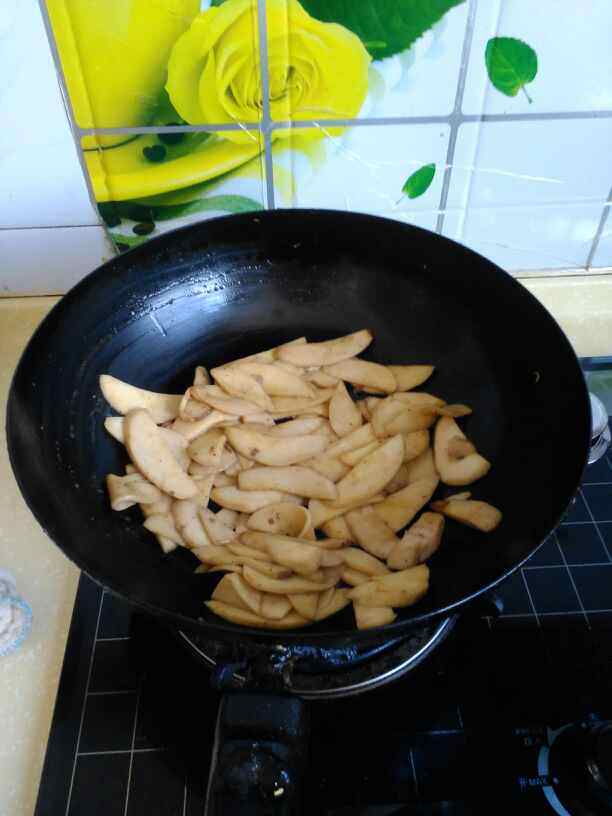 胡萝卜杏鲍菇炒牛肉片步骤8