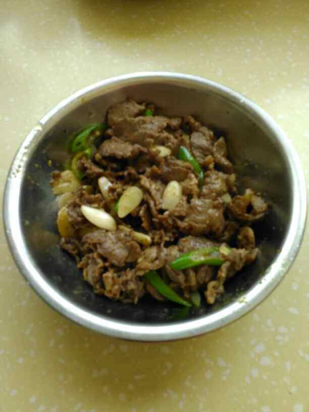 胡萝卜杏鲍菇炒牛肉片步骤6