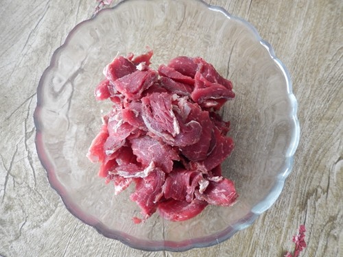 冬笋炒牛肉步骤1