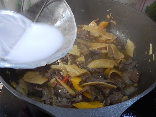 冬笋炒牛肉步骤8