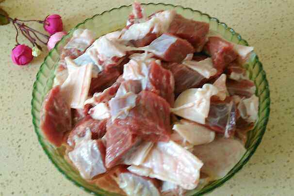 红烧牛肉山药步骤2