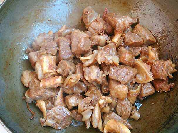 红烧牛肉山药步骤5