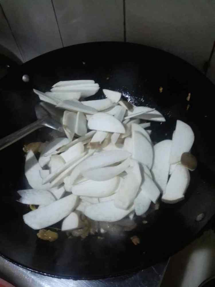 牛肉炒杏鲍菇步骤5