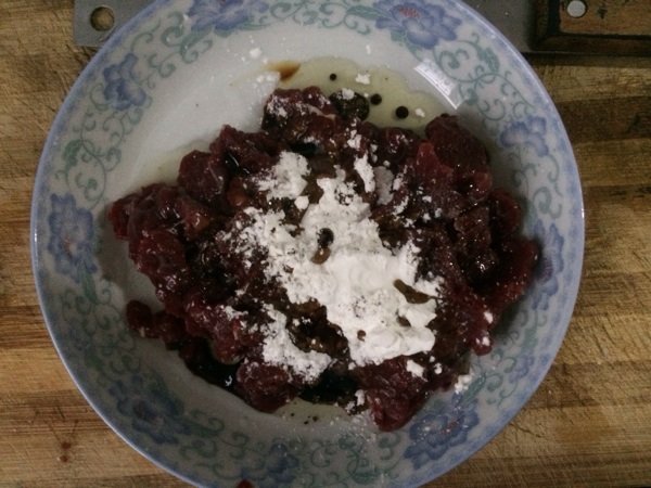 辣椒洋葱炒牛肉步骤2