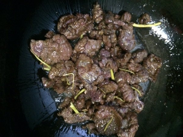 辣椒洋葱炒牛肉步骤5