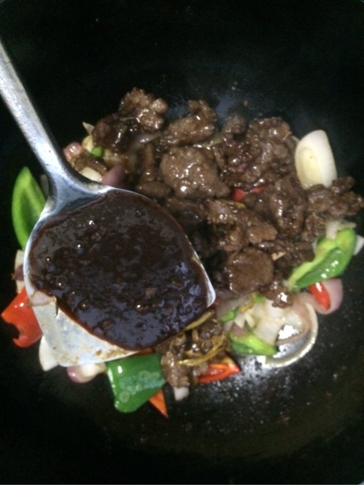 辣椒洋葱炒牛肉步骤10