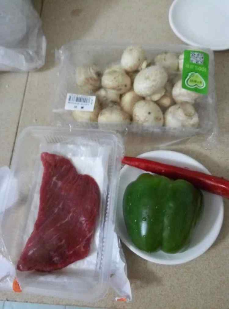 菇炒牛肉粒步骤1