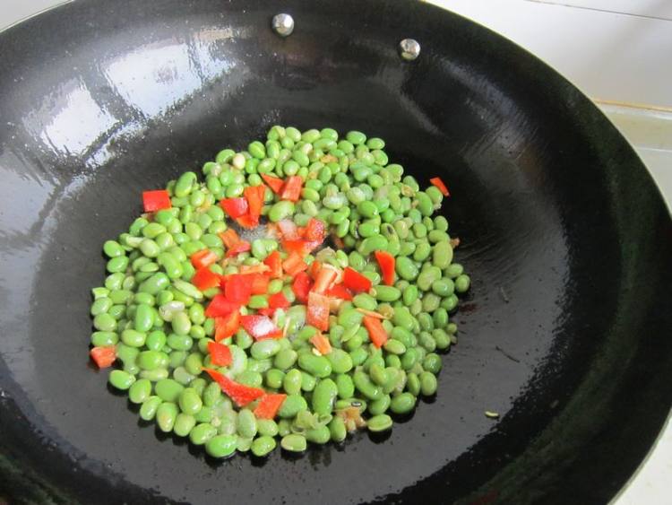 毛豆炒牛肉步骤7