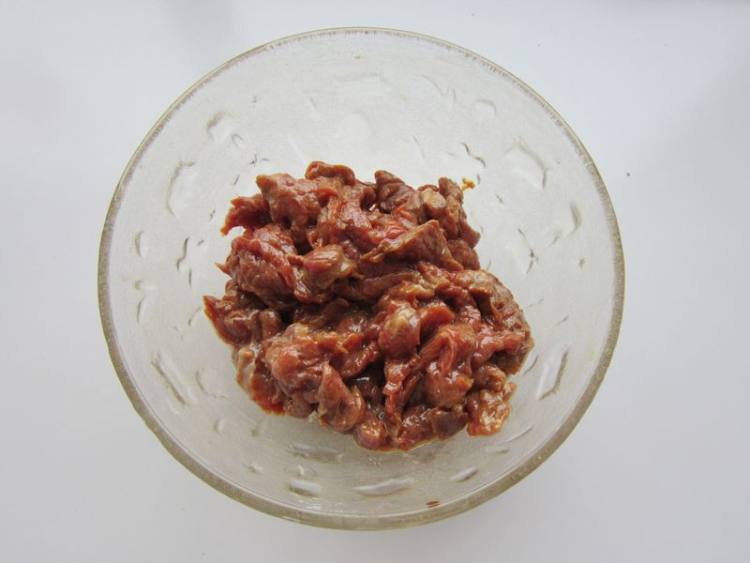 莲藕炒牛肉步骤2