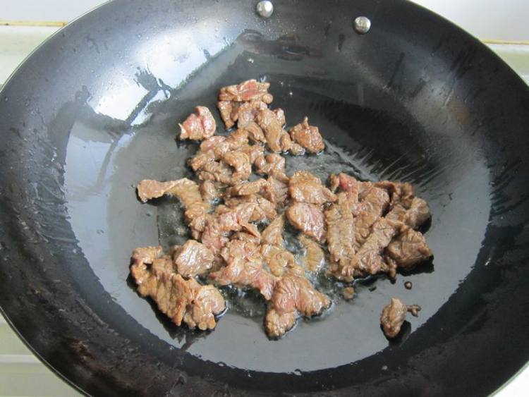 莲藕炒牛肉步骤5