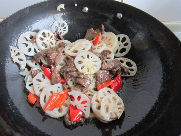 莲藕炒牛肉步骤10