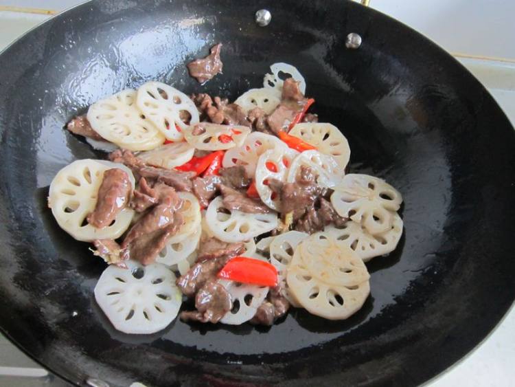 莲藕炒牛肉步骤9