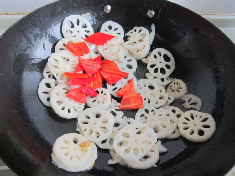 莲藕炒牛肉步骤7