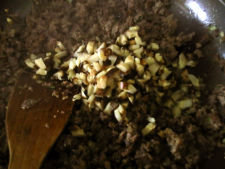 香辣香菇牛肉酱步骤11