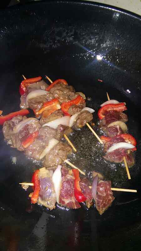 彩椒洋葱牛肉串步骤9