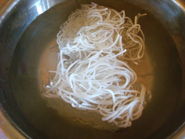 牛肉粉丝汤步骤2