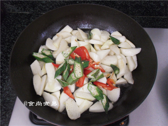牛肉秋葵炒茭白步骤8