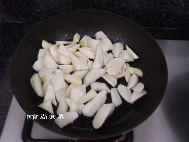 牛肉秋葵炒茭白步骤6