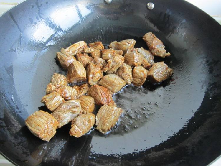 胡萝卜烧牛肉步骤6