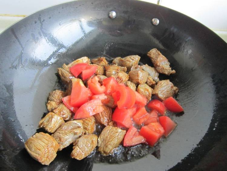 胡萝卜烧牛肉步骤7