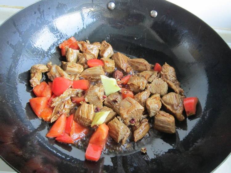 胡萝卜烧牛肉步骤5