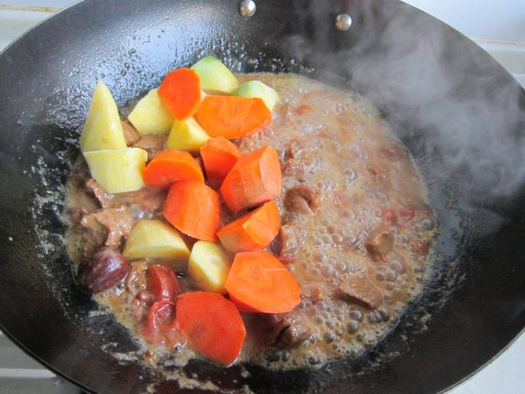 胡萝卜烧牛肉步骤10
