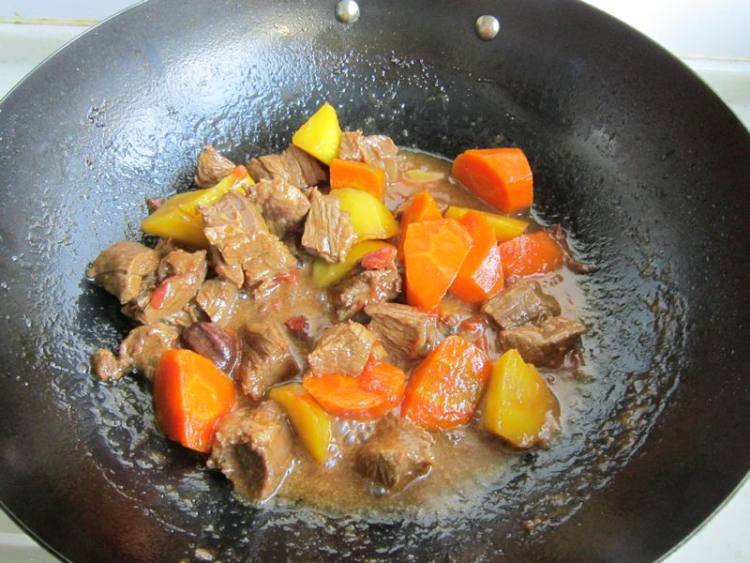 胡萝卜烧牛肉步骤12