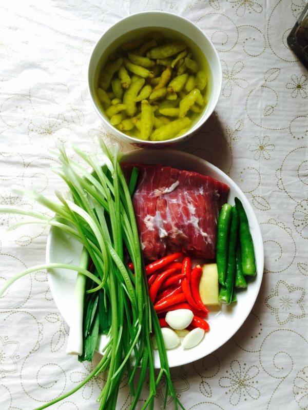 野山椒牛肉丝步骤1