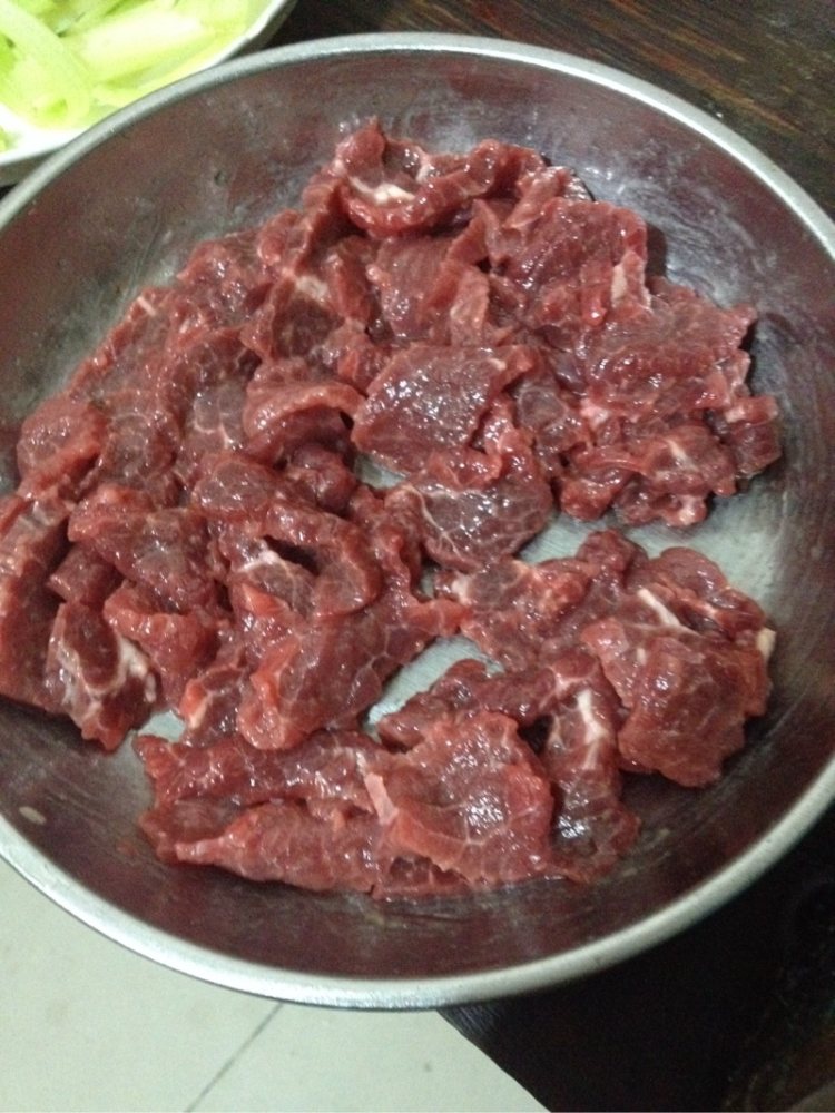 香芹牛肉片步骤3