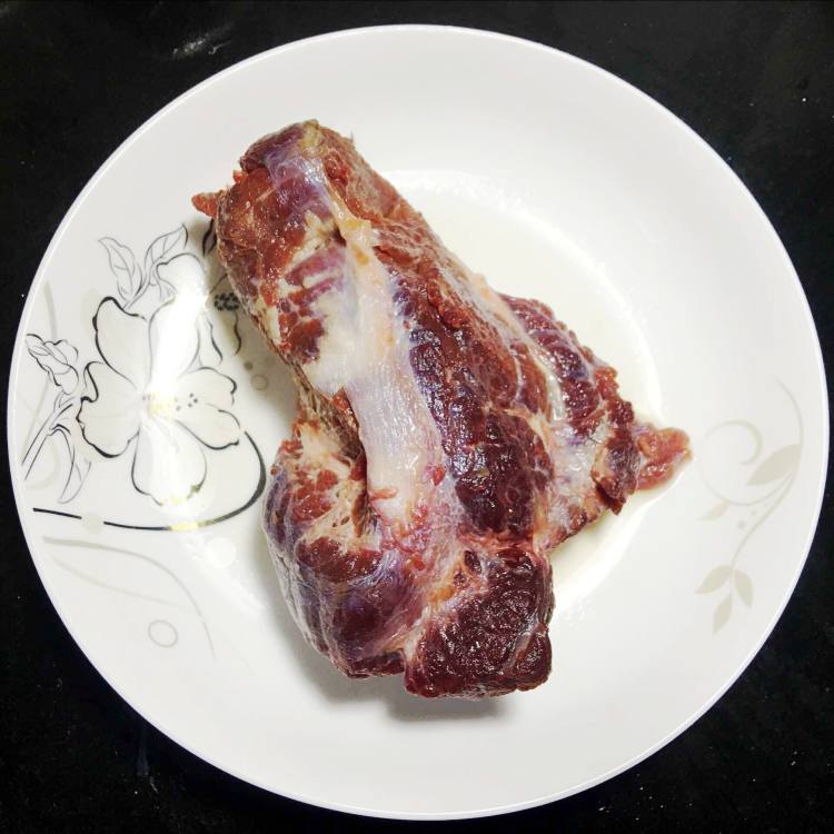 小酥牛肉蒸碗步骤1