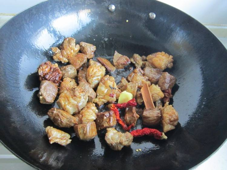 干豇豆烧牛肉步骤8