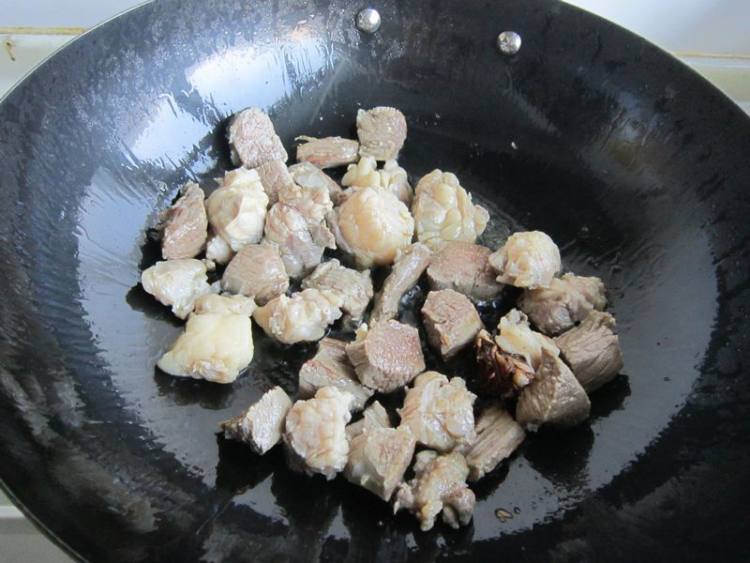 干豇豆烧牛肉步骤7