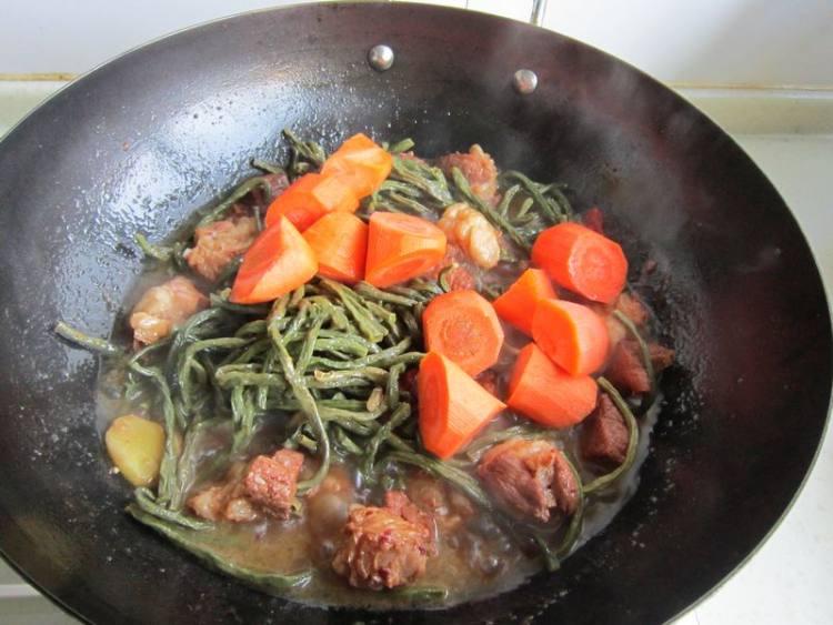 干豇豆烧牛肉步骤11
