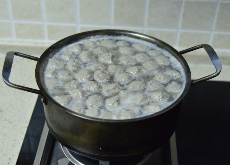 生汆牛肉丸步骤11