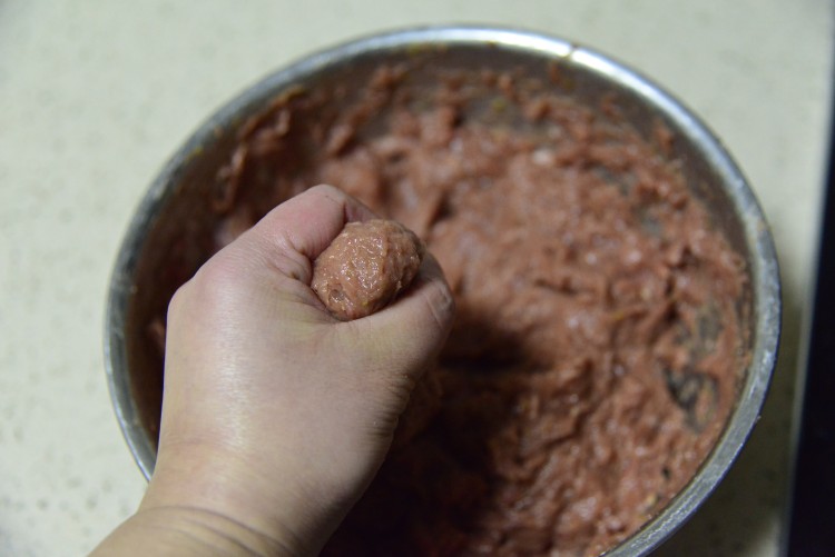 生汆牛肉丸步骤9